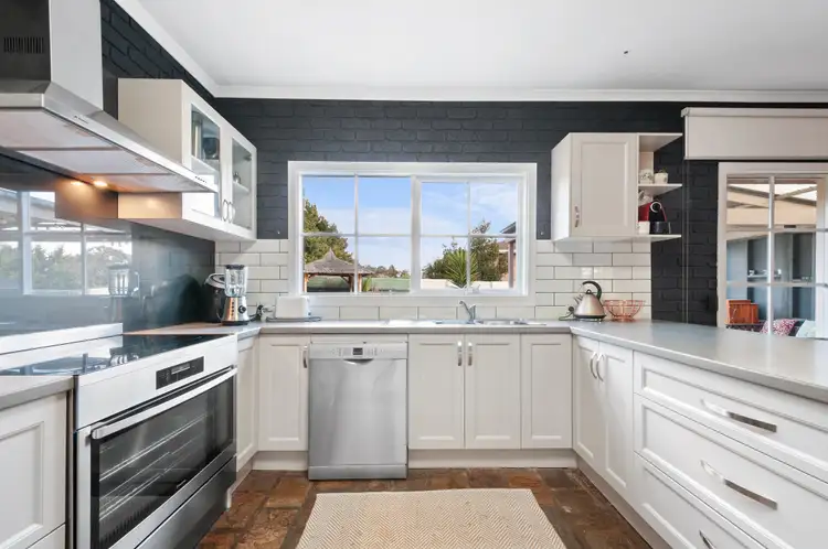 Sixth view of Homely house listing, 4 Edward Place, Traralgon VIC 3844