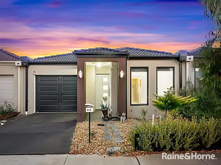 45 Wilkiea Crescent, Cranbourne North VIC 3977