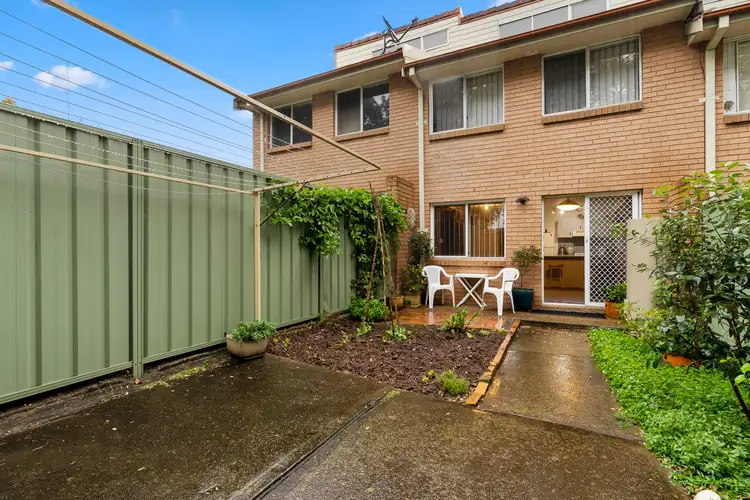 2 Warramunga Street