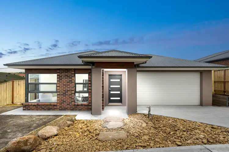 16 Olivia Street, Sunbury VIC 3429