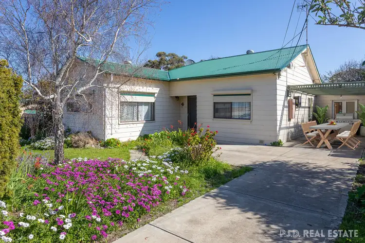 11 Sinclair Street, Hayborough SA 5211