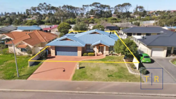 15 Moir Street