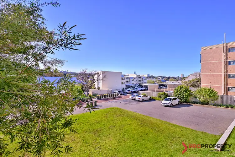 6/17 King George Street, Victoria Park WA 6100