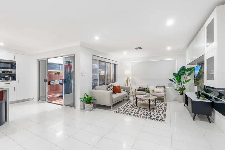 Second view of Homely house listing, 31 Rymera Crescent, Gumdale QLD 4154