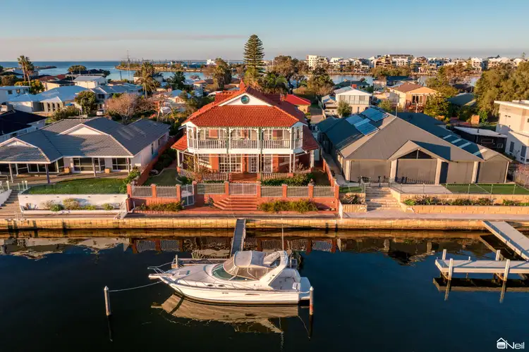 19 Leighton Road East, Halls Head WA 6210