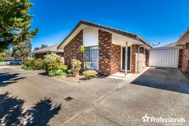 2/16 Henry Street, Melton VIC 3337