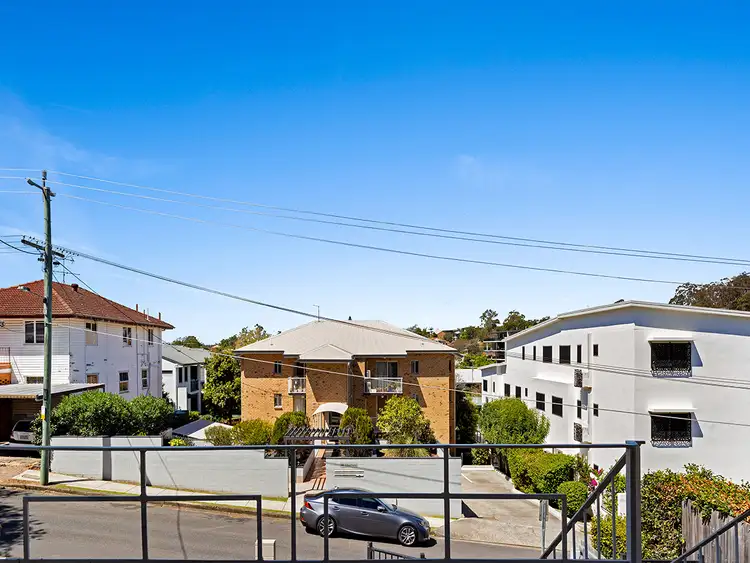 Main view of Homely unit listing, 1/25 Raven Street, St Lucia QLD 4067