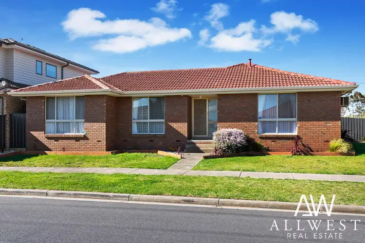 Fifth view of Homely house listing, 8 Warrington Crescent, Deer Park VIC 3023