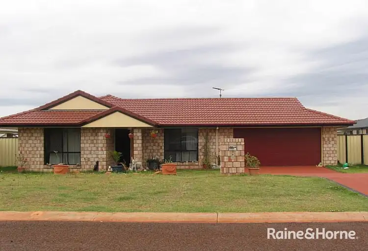 8 POINCIANA AVENUE, Kingaroy QLD 4610