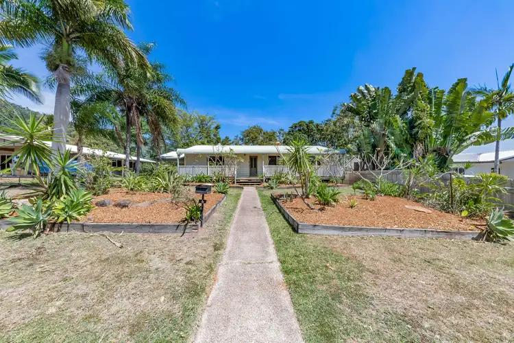 6 Jones Road, Cannonvale QLD 4802