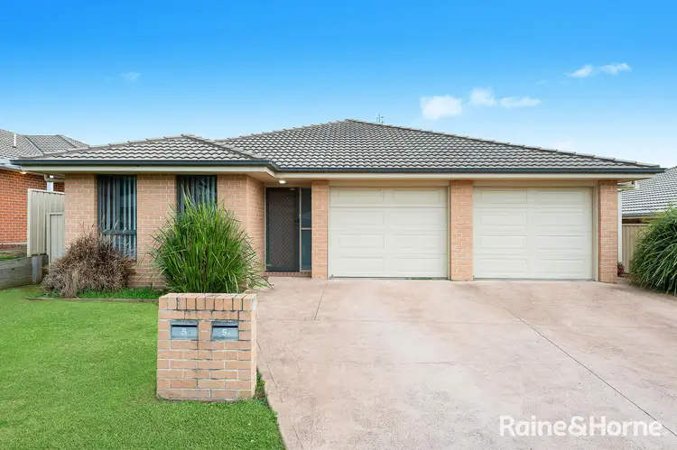 5 & 5A Flannelflower Avenue, West Nowra NSW 2541