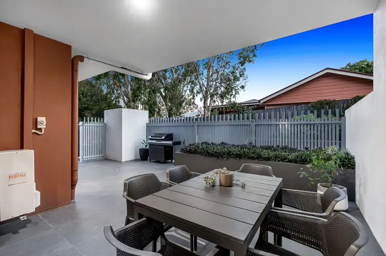 2/53-61 Kitchener Street, Coorparoo QLD 4151