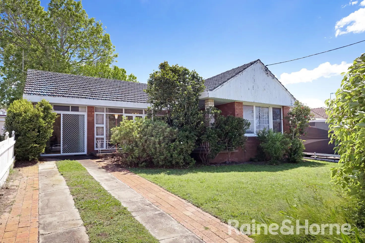 Main view of Homely house listing, 10 Vista Parade, Kotara NSW 2289