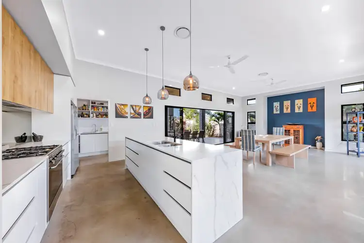 24 Beames Crescent, Cannonvale QLD 4802