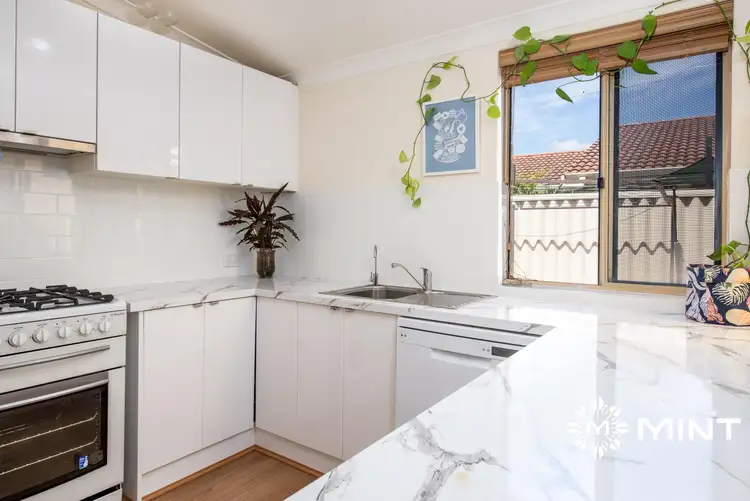 2/7 Carrington Street, Palmyra WA 6157