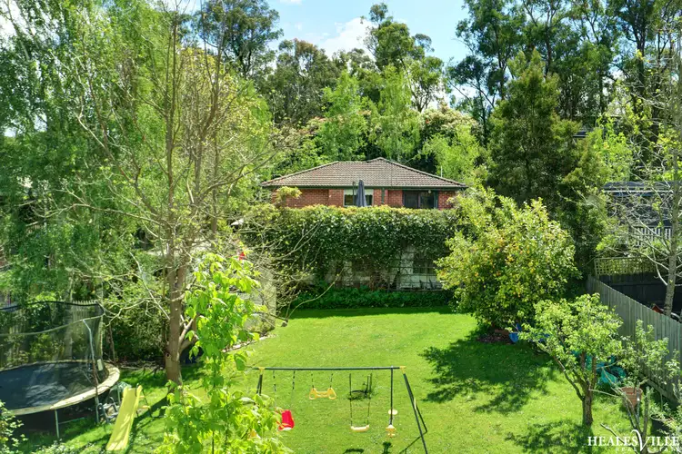 8 Benton Road, Healesville VIC 3777