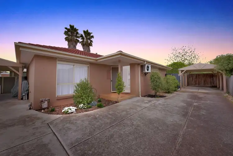 Main view of Homely unit listing, 2/17 Syme Street, St Albans VIC 3021
