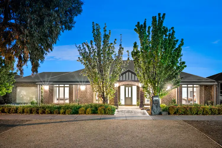 11 Roseberry Avenue, Sunbury VIC 3429