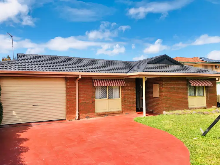 7 GEORGE CHUDLEIGH DRIVE, Hallam VIC 3803