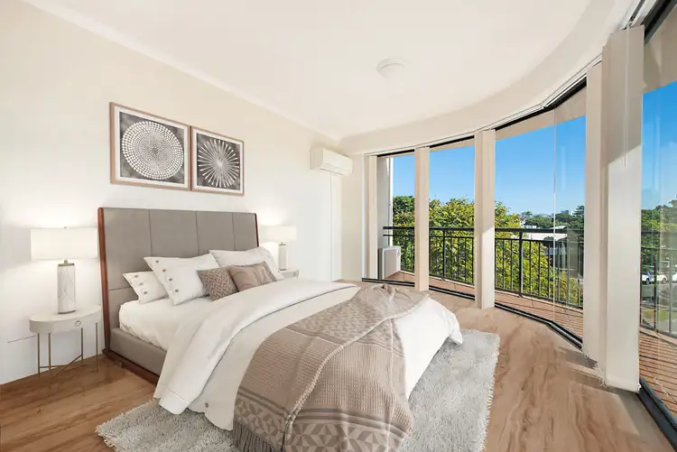 45 Harries Rd, Coorparoo QLD 4151