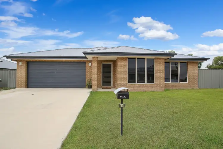 127 Cambridge Drive, Thurgoona NSW 2640