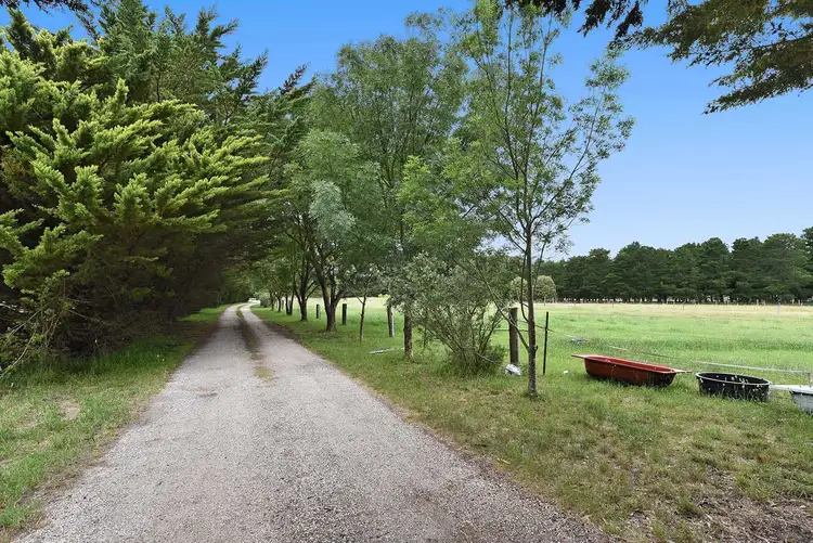 815 Riddell Road, Sunbury VIC 3429