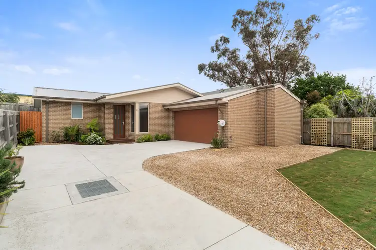 2/11 Stephen Street, Seaford VIC 3198
