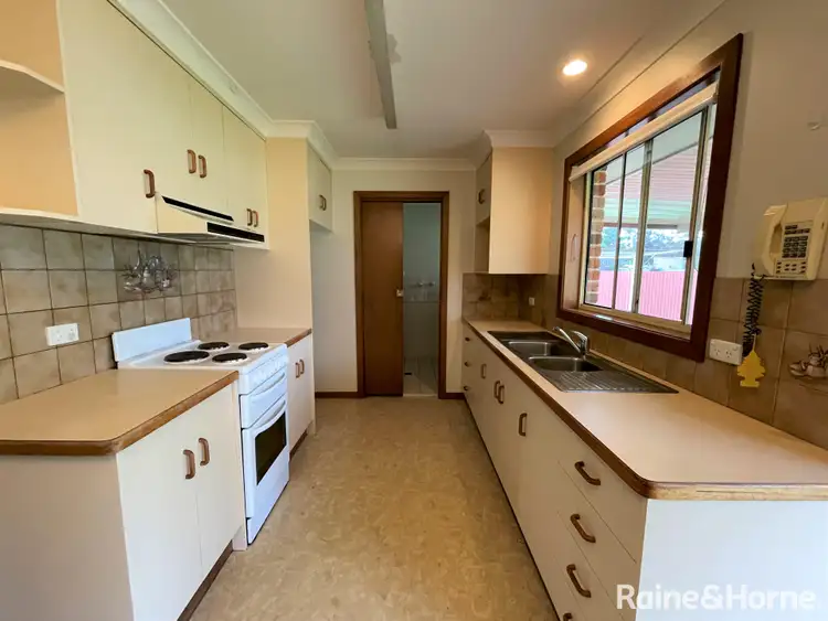 Third view of Homely villa listing, 2/53 Grevillea Crescent, Lake Albert NSW 2650