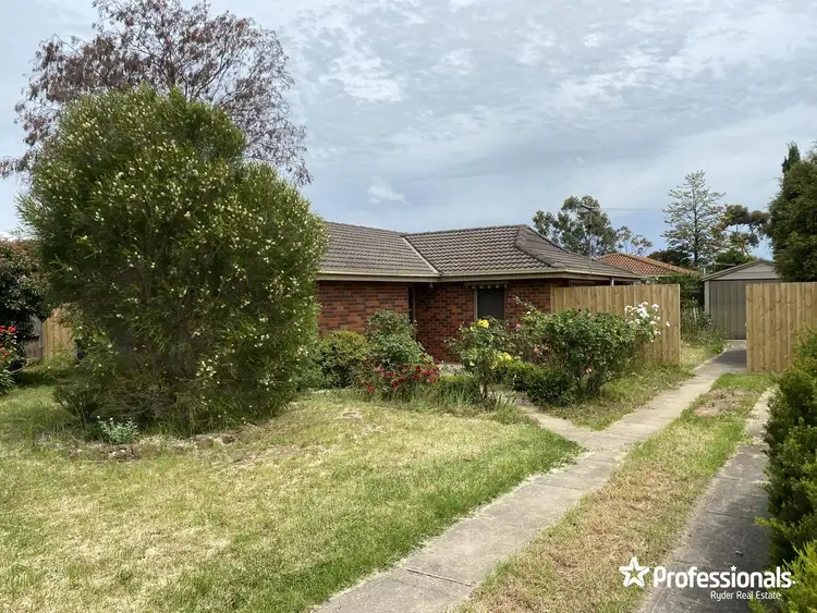 6 Yvonne Place, Melton West VIC 3337