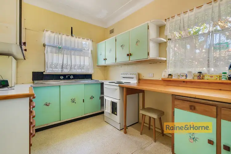 Fifth view of Homely house listing, 6 Florence Avenue, Point Frederick NSW 2250
