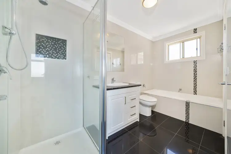 Fifth view of Homely unit listing, 2/275 Gladstone Road, Dandenong North VIC 3175