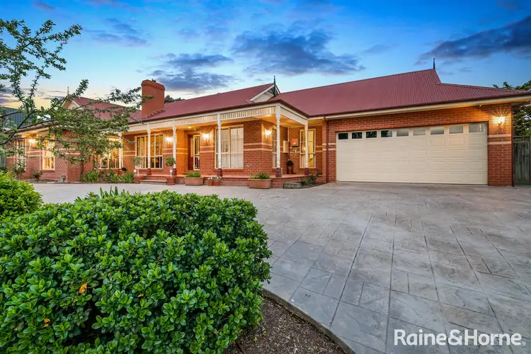 100 Yellow Gum Boulevard, Sunbury VIC 3429