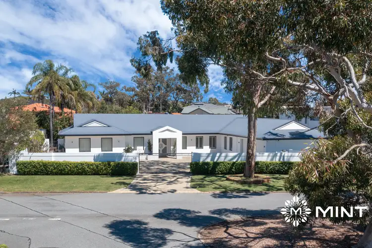 18 Warragoon Crescent, Attadale WA 6156