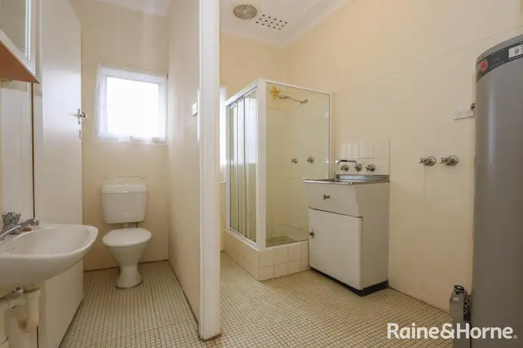 Sixth view of Homely block of units listing, 1,2,3/69 Bant Street, South Bathurst NSW 2795