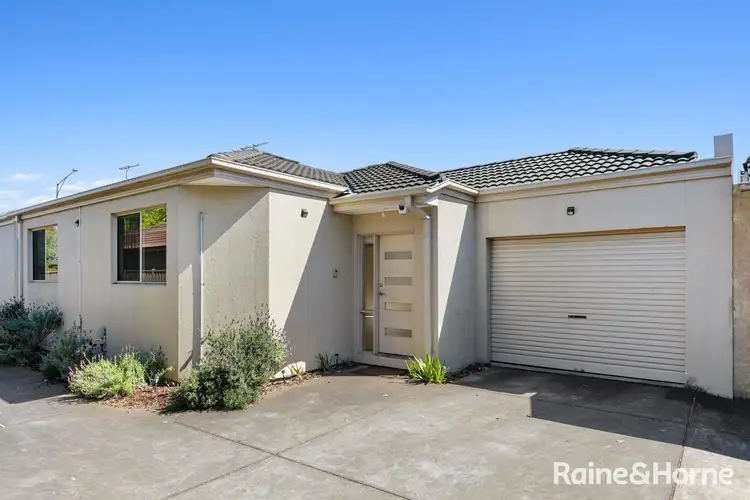 Main view of Homely unit listing, 2/4 Levenia Street, St Albans VIC 3021