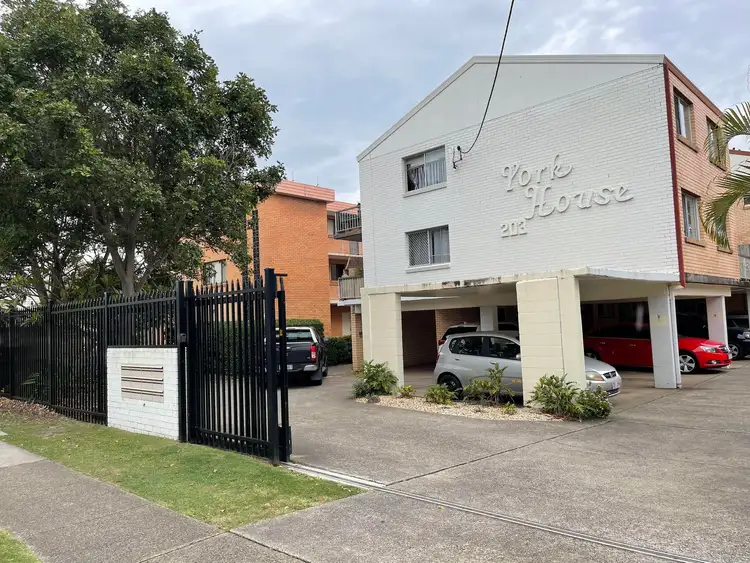 7/203 Scarborough Street, Southport QLD 4215