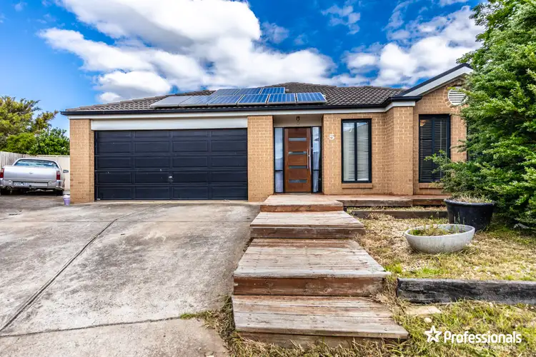 5 The Embankment, Kurunjang VIC 3337