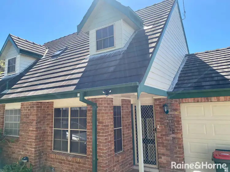 3/9 Robert Street