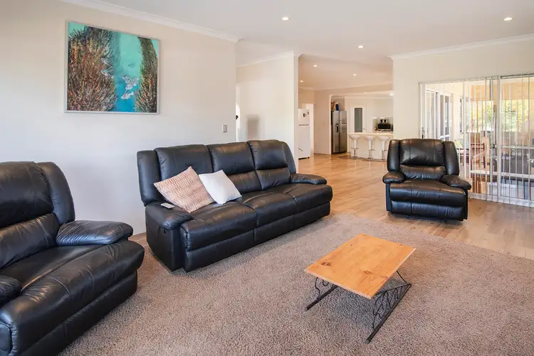 Fifth view of Homely house listing, 6 Avignon Vista, Yalyalup WA 6280