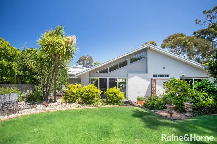 10 Niblick Avenue, Mollymook Beach NSW 2539