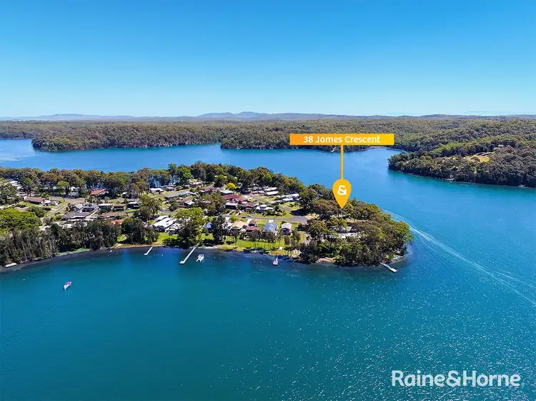 38 James Crescent, Kings Point NSW 2539