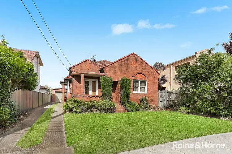 72 Monaro Avenue, Kingsgrove NSW 2208