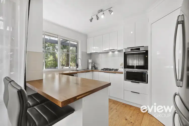 Sixth view of Homely house listing, 2 Kooluna Court, Frankston VIC 3199
