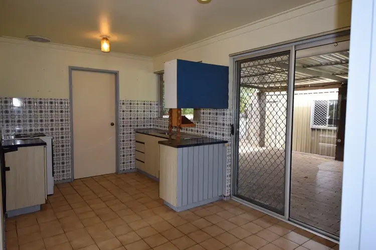 Sixth view of Homely house listing, 2 Maddox Place, Parmelia WA 6167