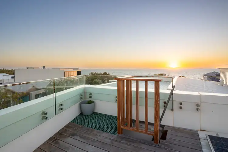 2 Perlinte View, North Coogee WA 6163