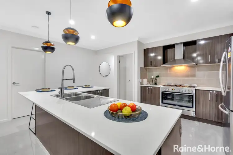 Sixth view of Homely house listing, 16 Peninsula Crescent, Craigieburn VIC 3064