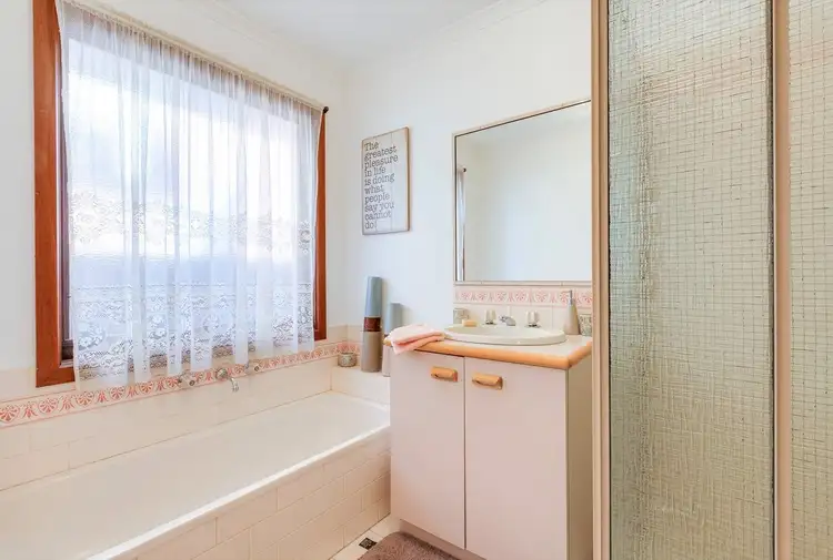 Seventh view of Homely house listing, 5 Attley Court, Keilor Downs VIC 3038