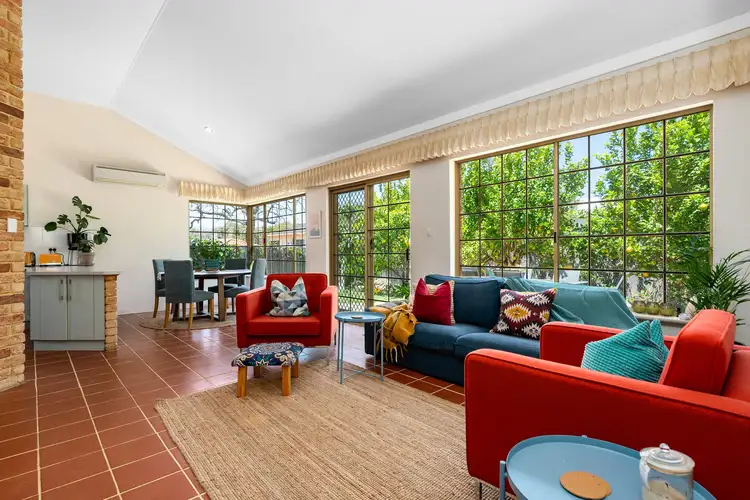 20B Swan Street