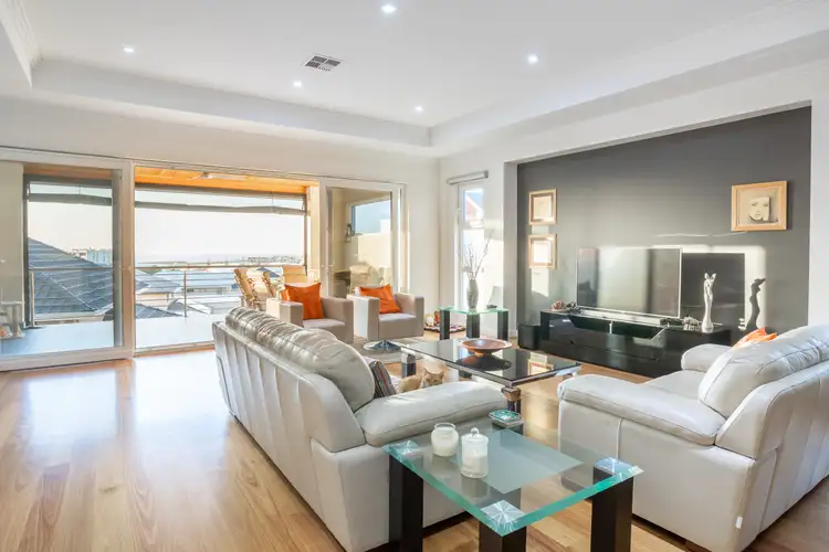 23 Newark Turn, North Coogee WA 6163