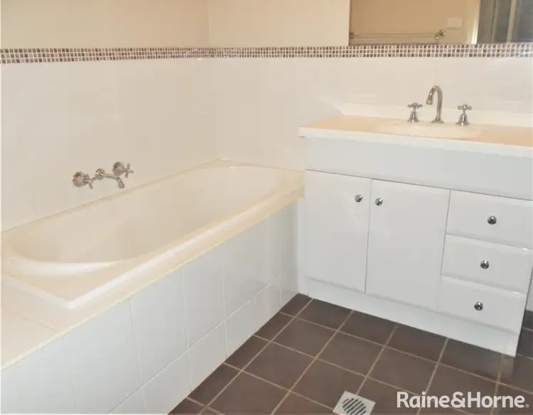 Seventh view of Homely unit listing, 4/80 Close Street, Parkes NSW 2870